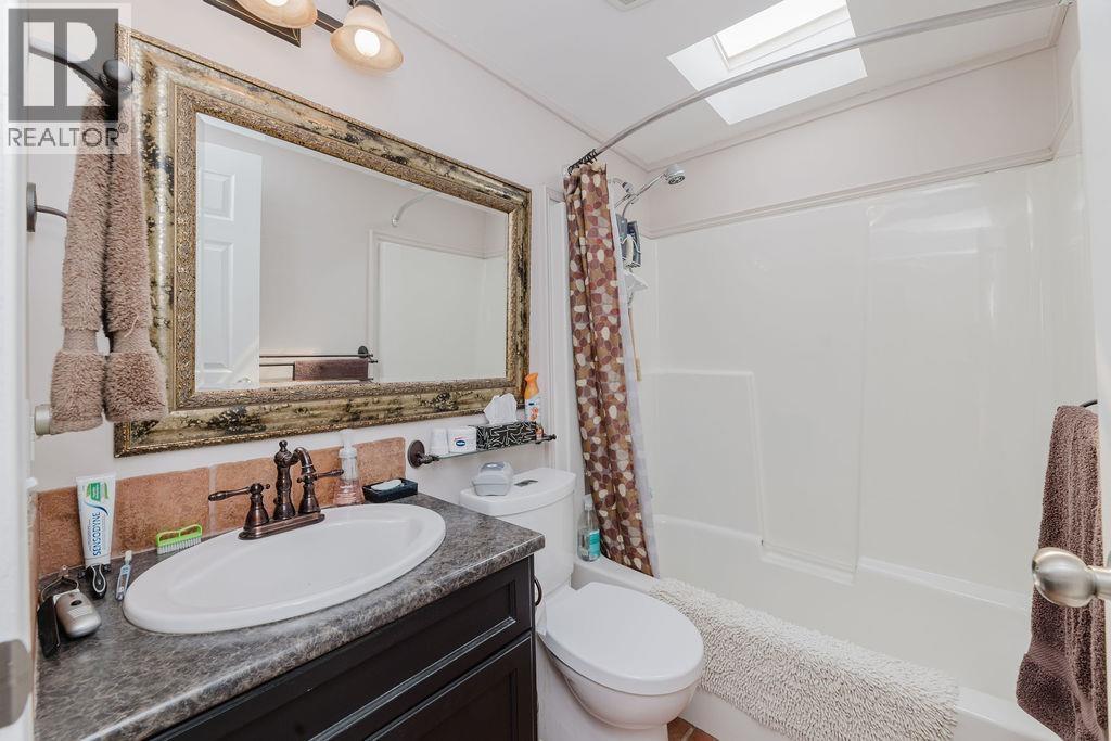 83 1413 SUNSHINE COAST HIGHWAY, Gibsons