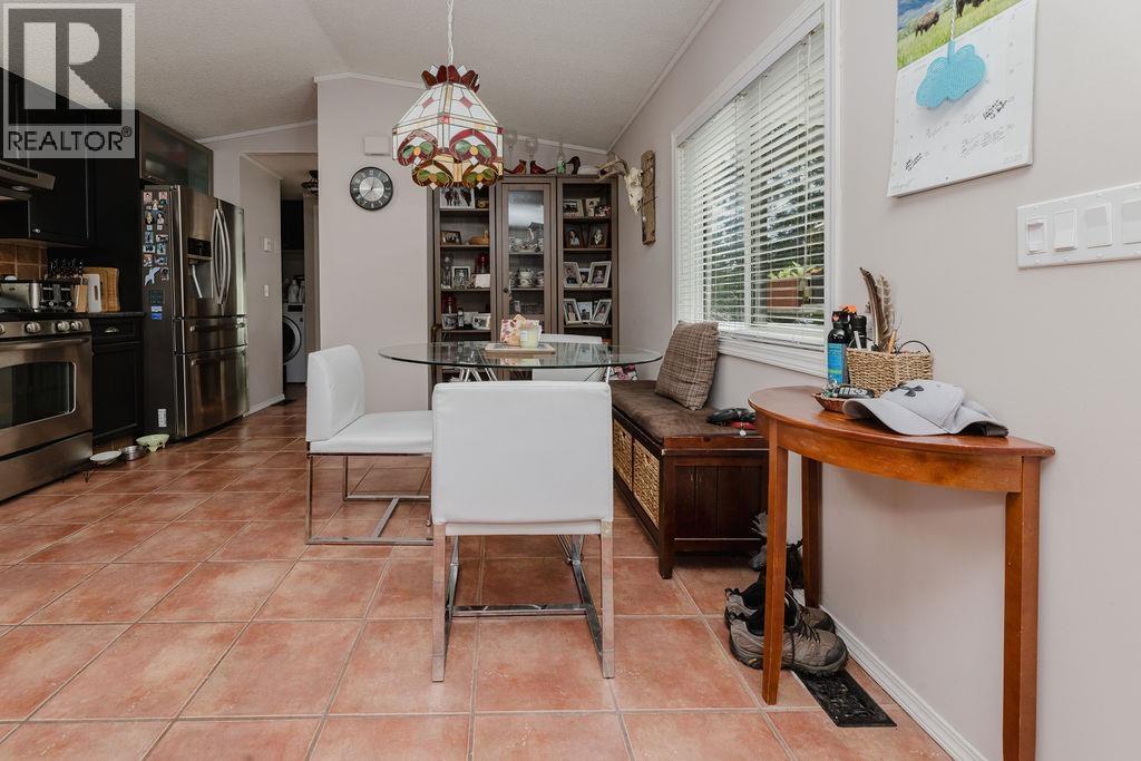 83 1413 SUNSHINE COAST HIGHWAY, Gibsons