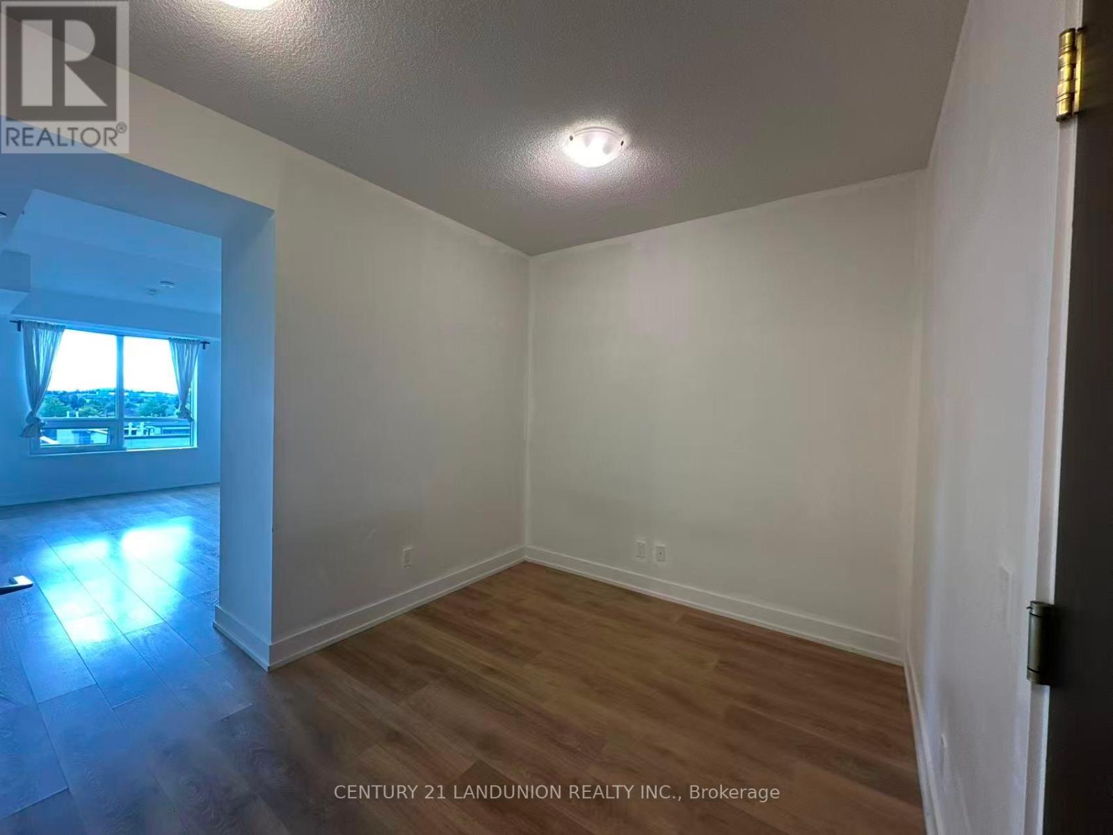 Photo 10 of 621 W 268 Buchanan Drive, Markham ON