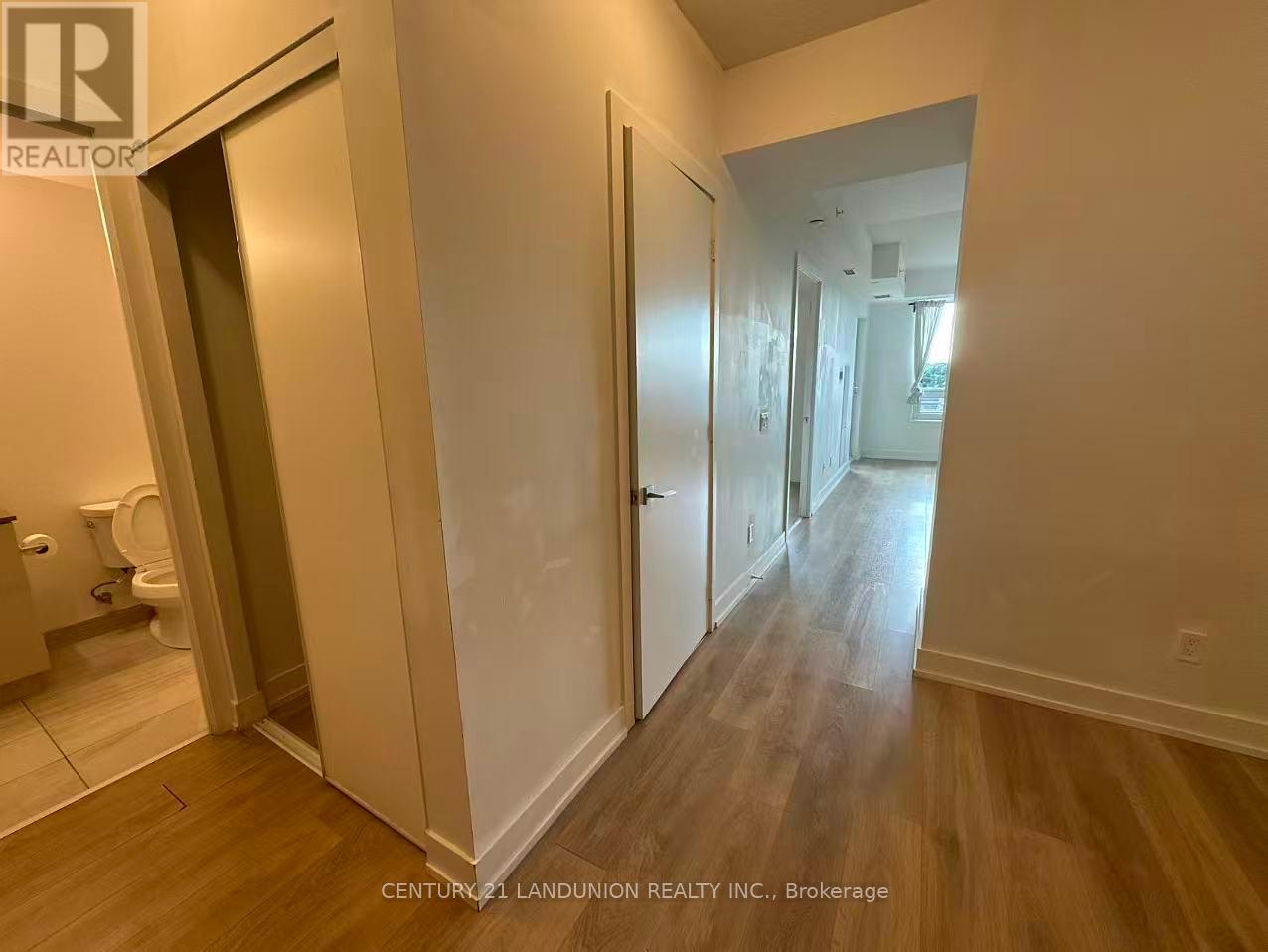 Photo 11 of 621 W 268 Buchanan Drive, Markham ON