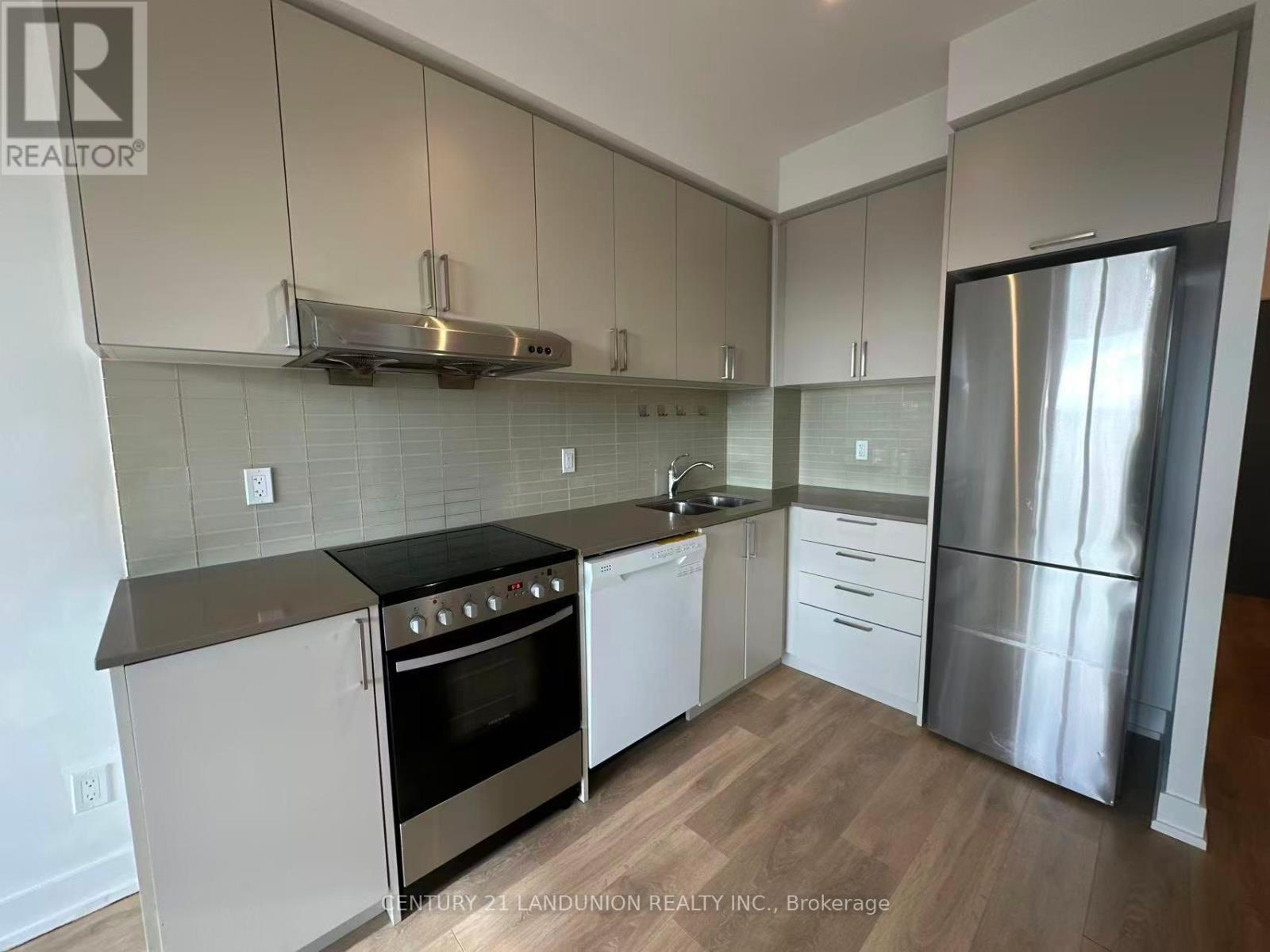 Photo 8 of 621 W 268 Buchanan Drive, Markham ON