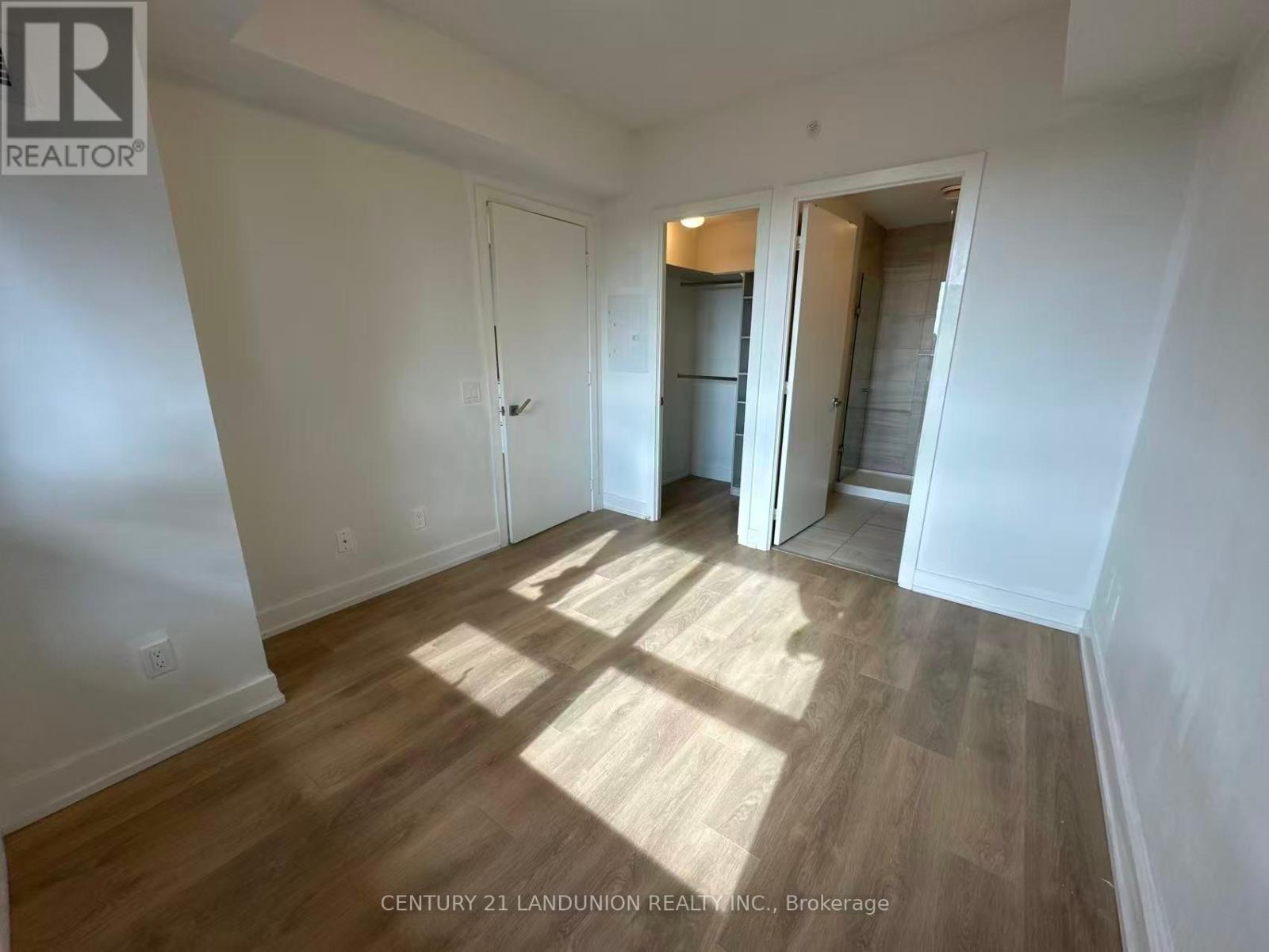 Photo 9 of 621 W 268 Buchanan Drive, Markham ON
