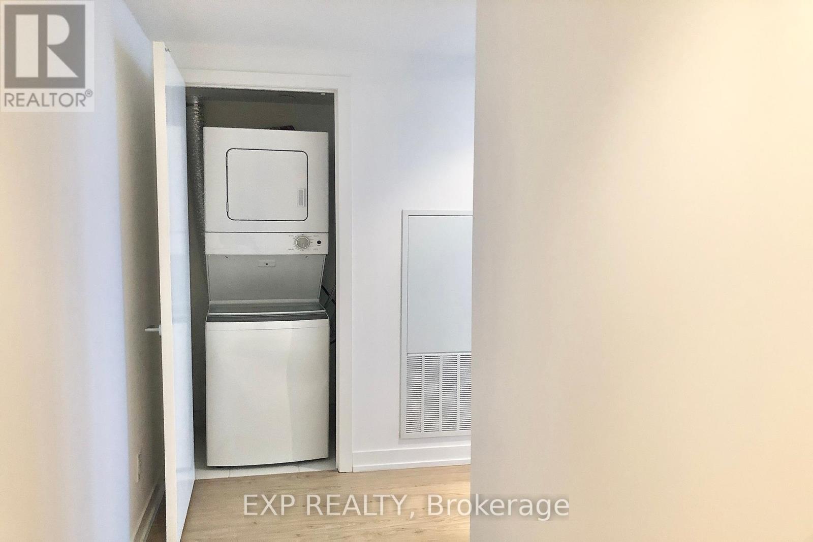 Photo 17 of 4216 85 Wood Street, Toronto ON