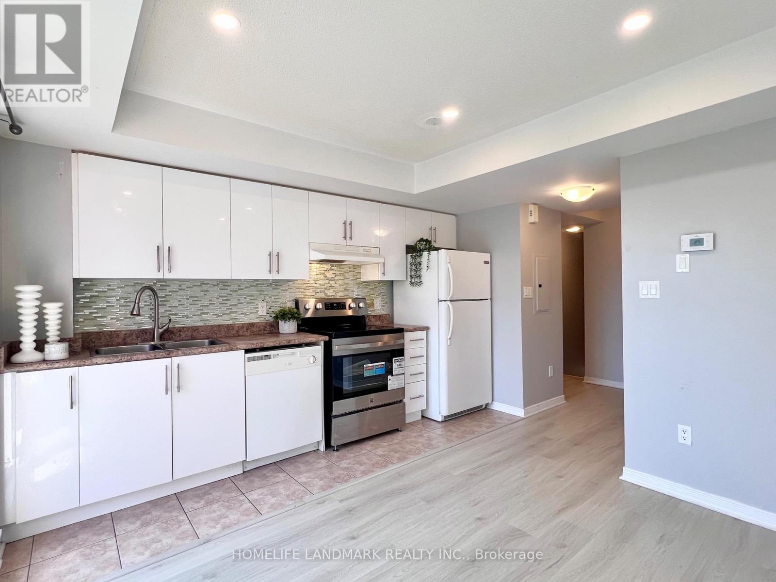 Photo 4 of 310 35 Strangford Lane, Toronto ON