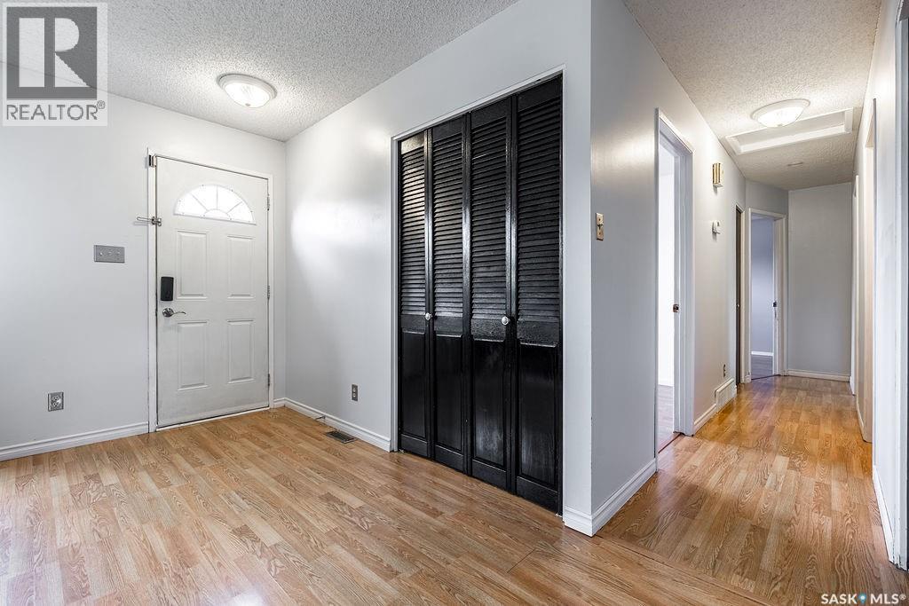 Photo 4 of 243 Roborecki Crescent, Saskatoon SK