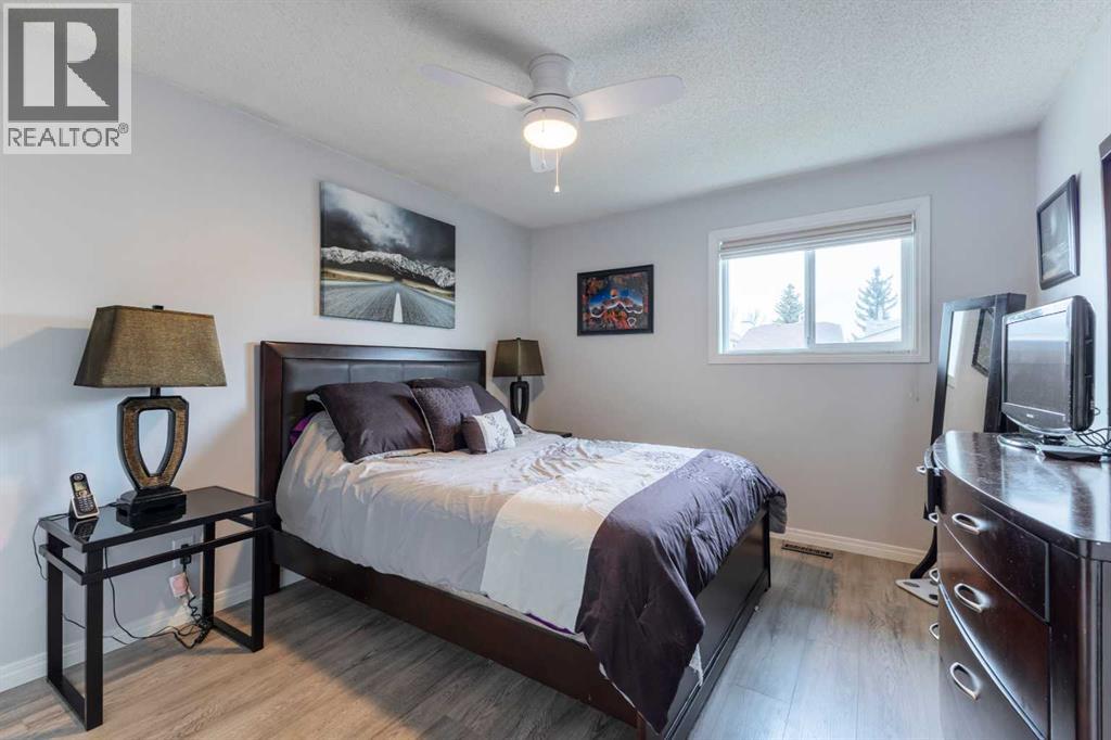 Photo 9 of 40 Laguna Close Ne, Calgary AB