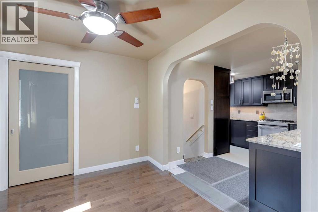 Photo 7 of 419 Woodland Crescent Se, Calgary AB