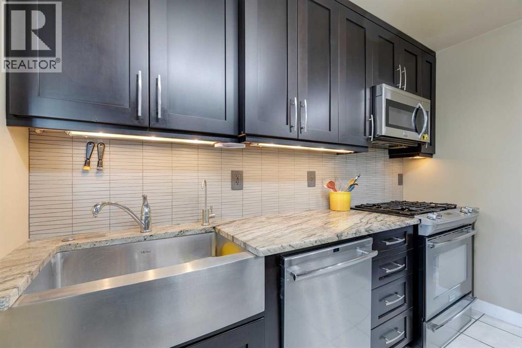 Photo 11 of 419 Woodland Crescent Se, Calgary AB