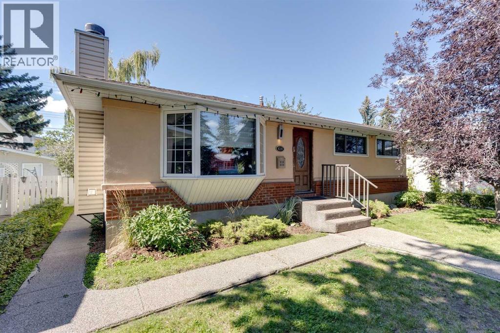 Photo 1 of 419 Woodland Crescent Se, Calgary AB
