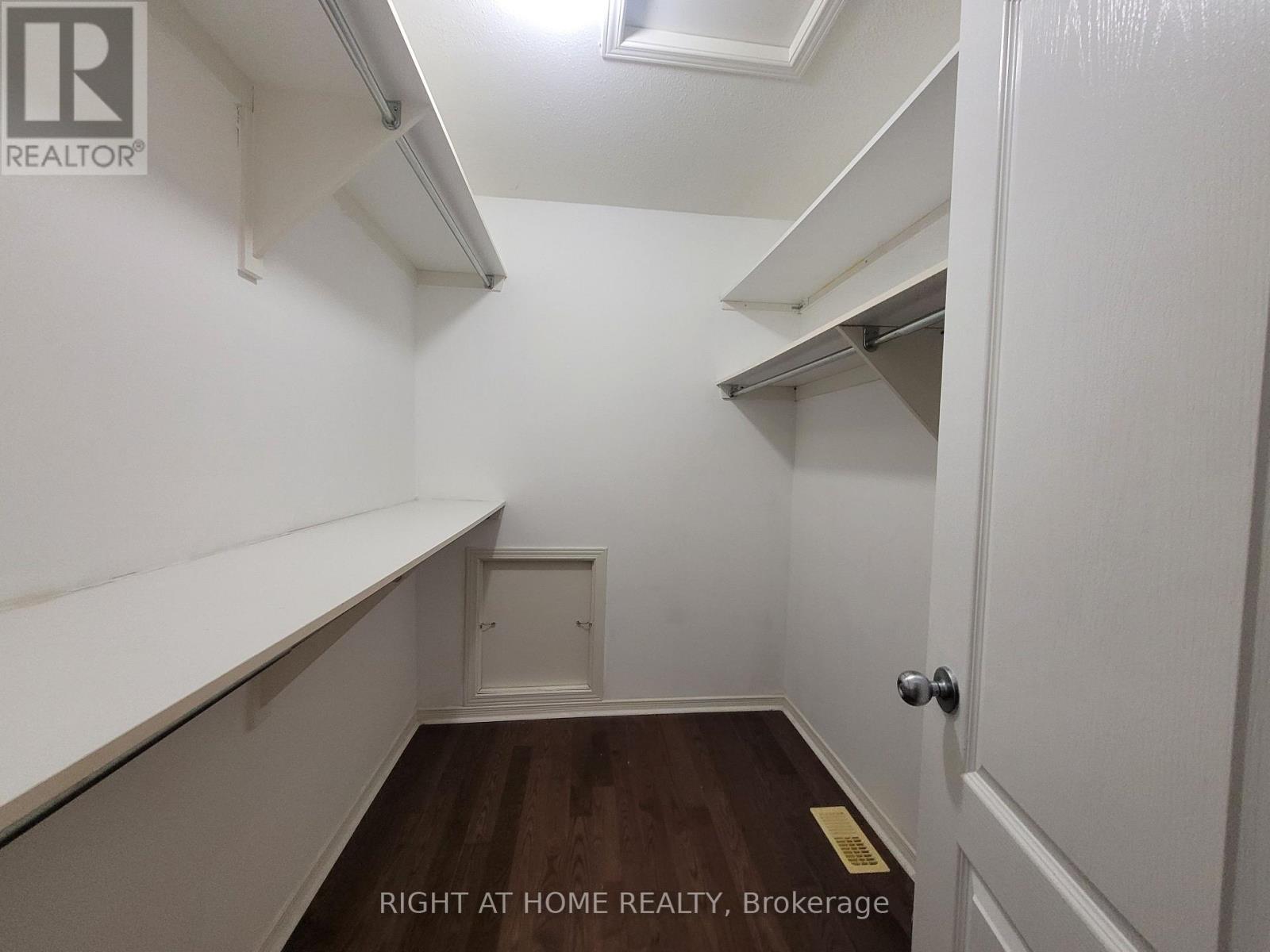 Photo 15 of 239 Highpointe Crescent, Ottawa ON