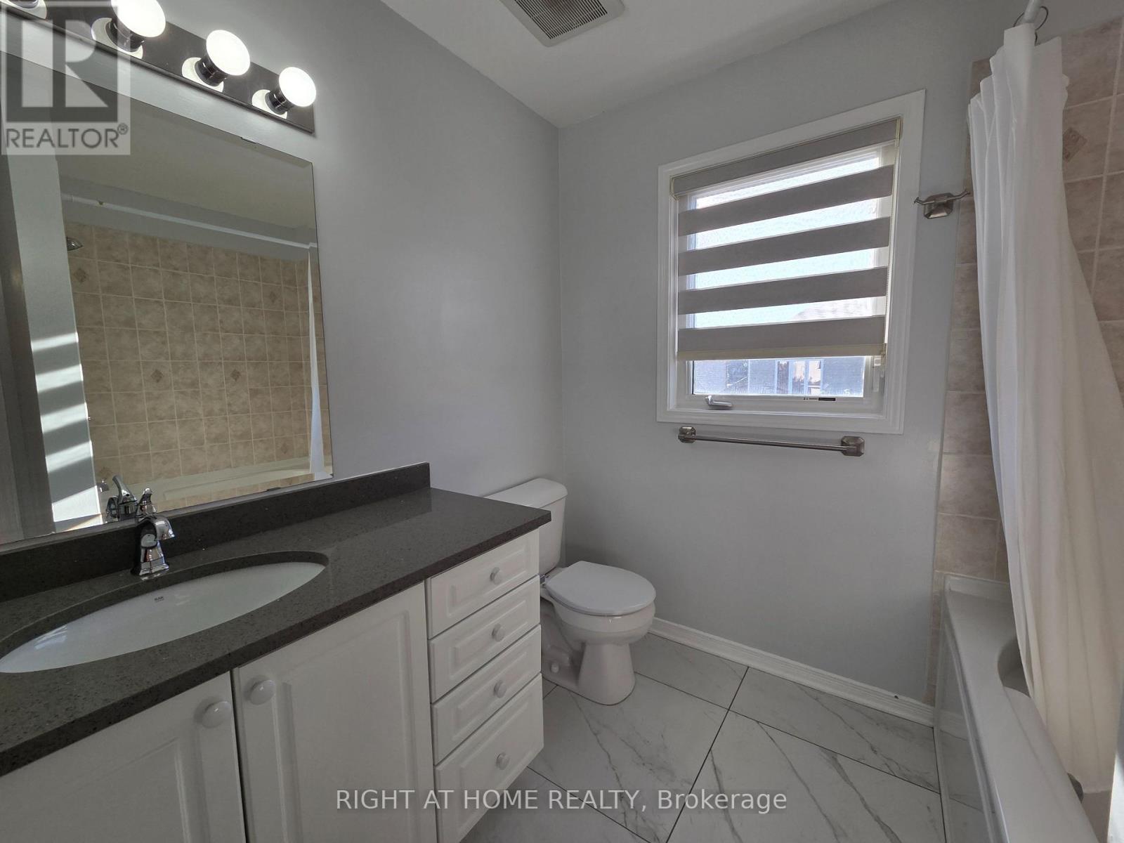 Photo 16 of 239 Highpointe Crescent, Ottawa ON