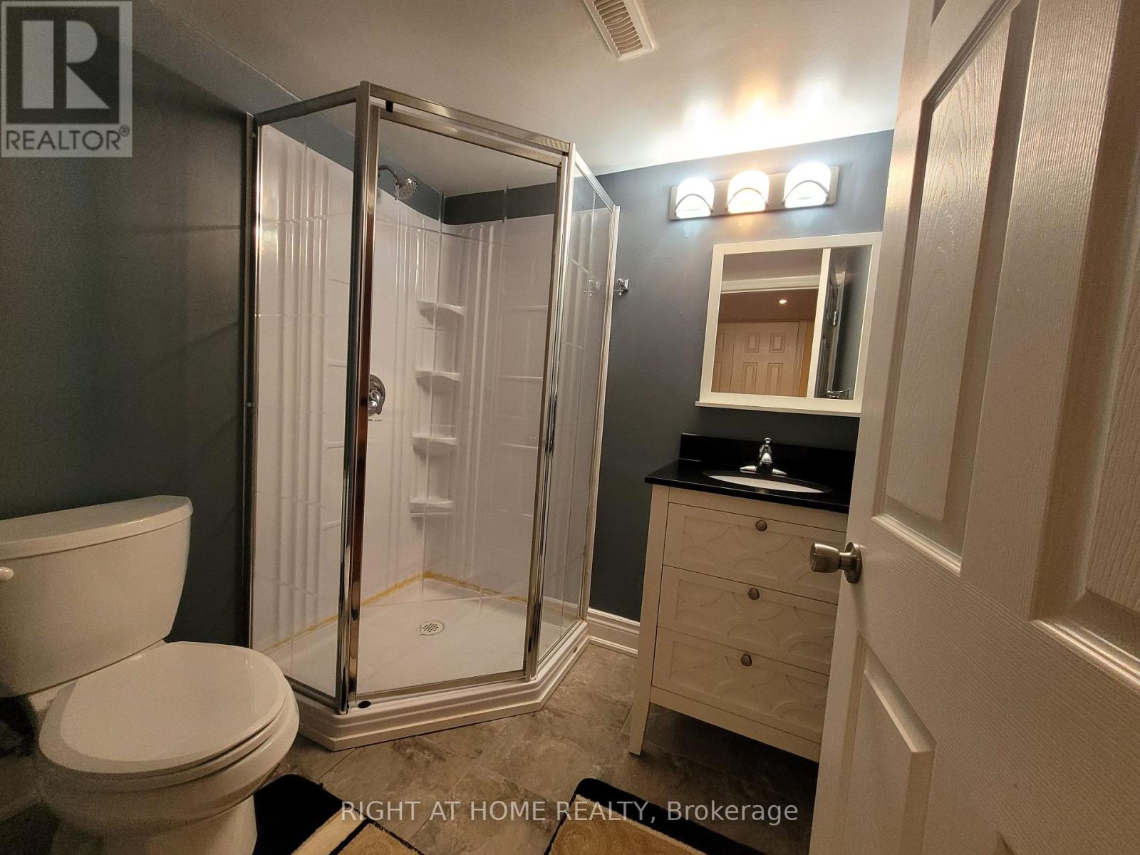 Photo 28 of 239 Highpointe Crescent, Ottawa ON