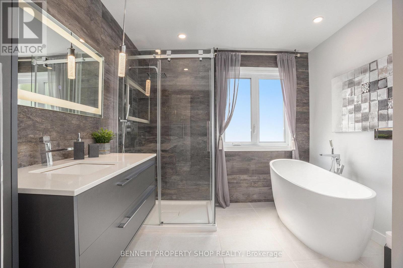 Photo 18 of 5885 Gladewoods Place, Ottawa ON