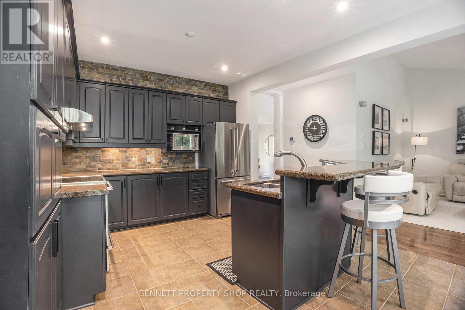 Photo 9 of 5885 Gladewoods Place, Ottawa ON