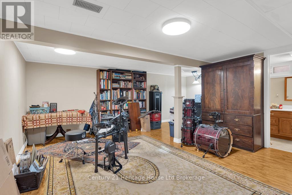 Photo 13 of 84 Denrich Avenue, Tillsonburg ON