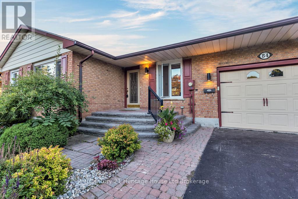 Photo 2 of 84 Denrich Avenue, Tillsonburg ON