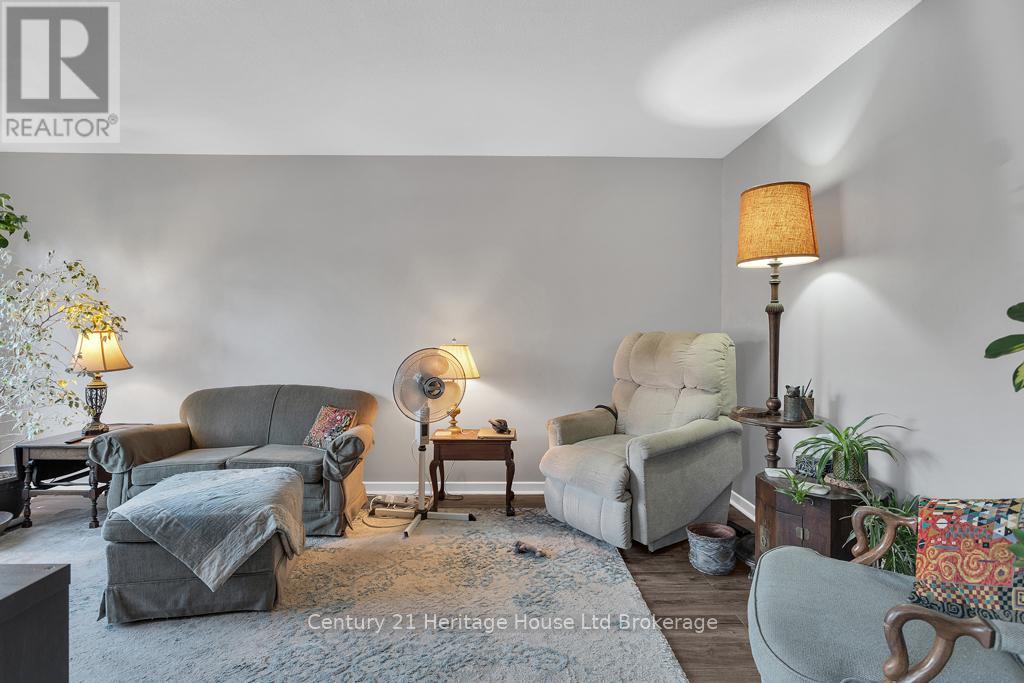 Photo 7 of 84 Denrich Avenue, Tillsonburg ON