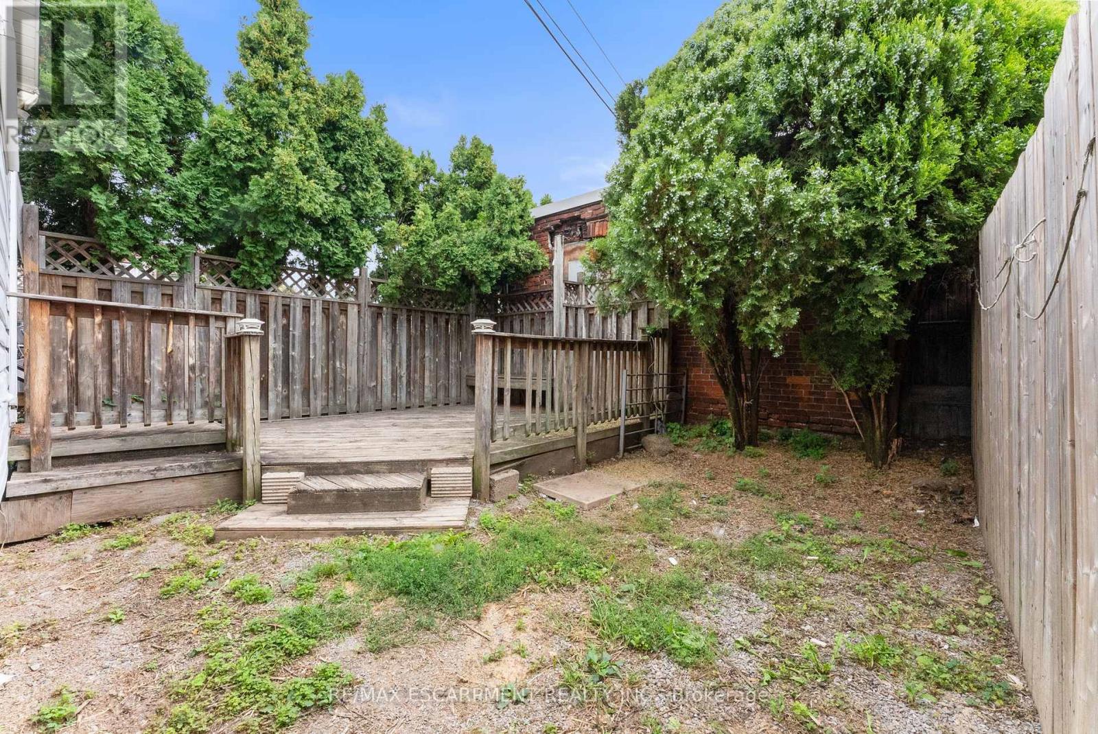 Photo 18 of 208 East Avenue N, Hamilton ON
