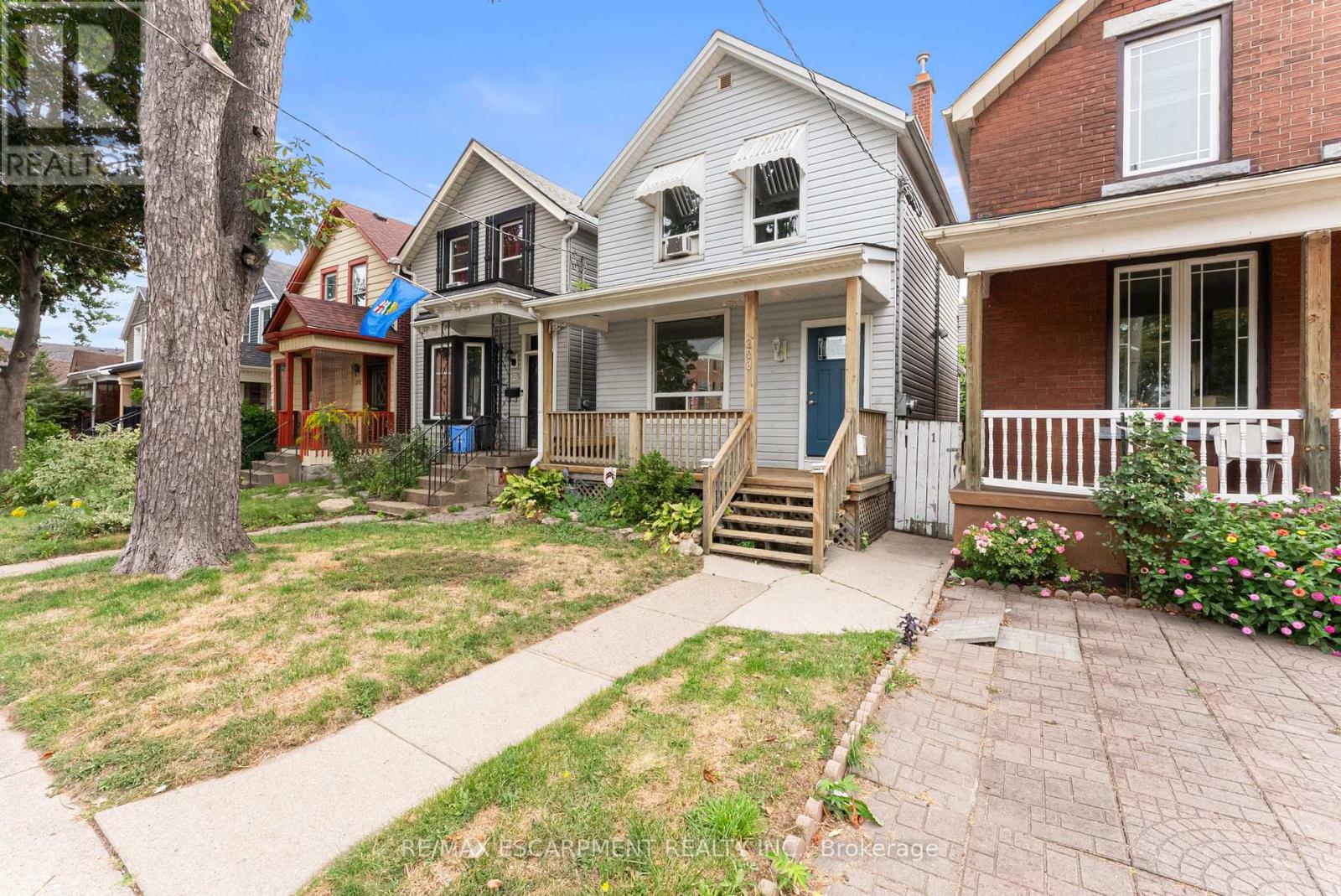 Photo 2 of 208 East Avenue N, Hamilton ON
