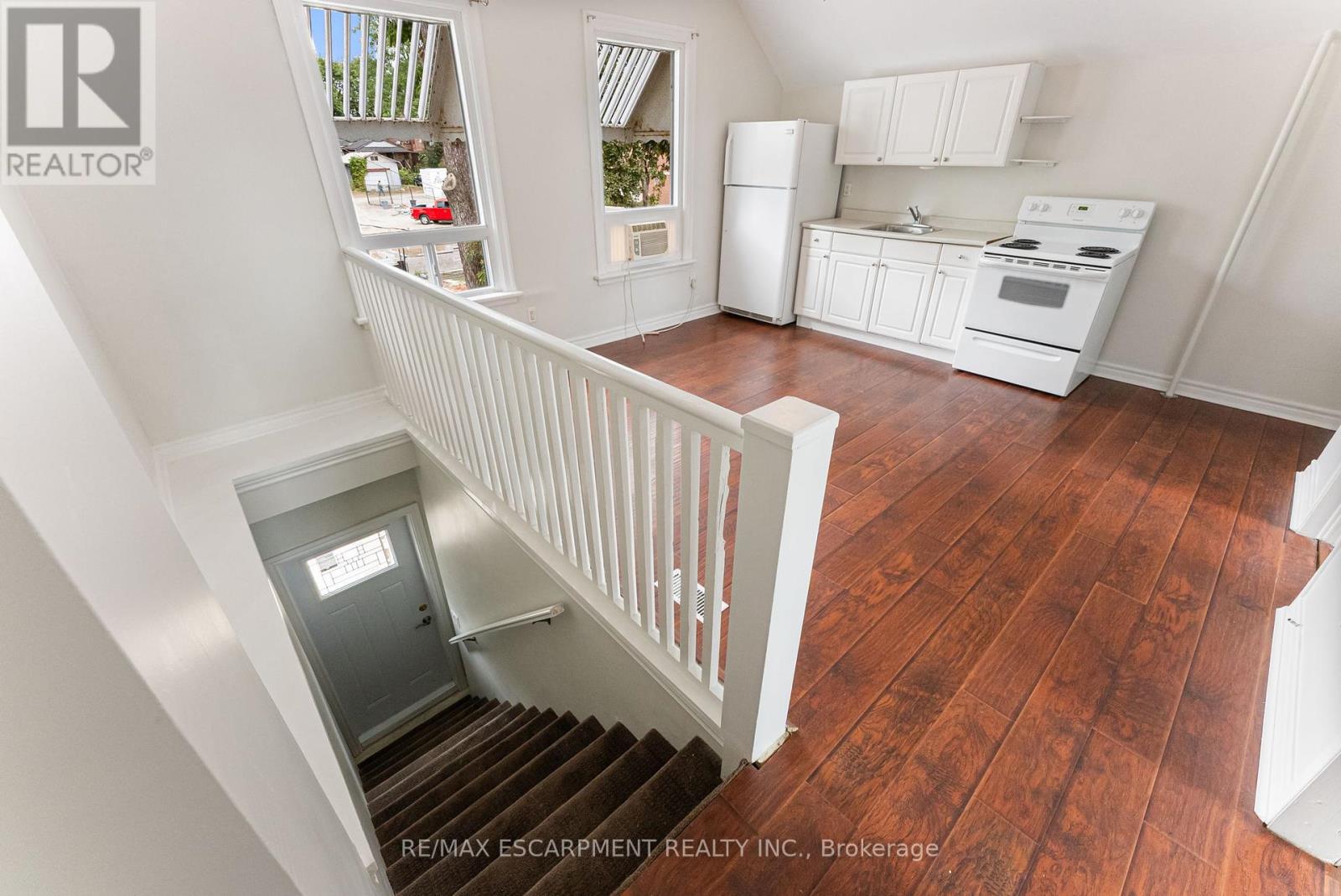 Photo 5 of 208 East Avenue N, Hamilton ON