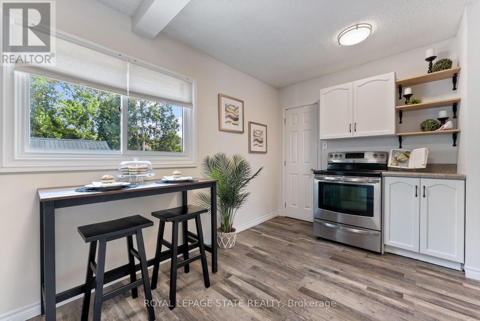 Photo 11 of 544 Mary Street, Hamilton ON