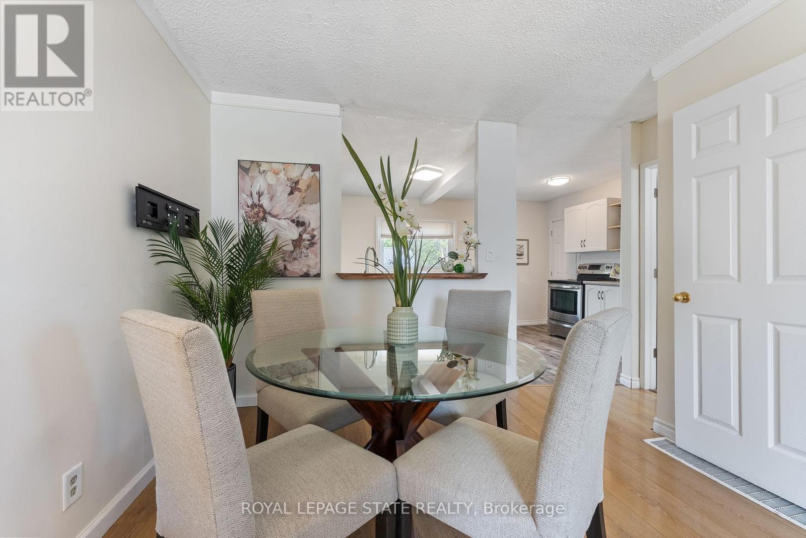 Photo 5 of 544 Mary Street, Hamilton ON