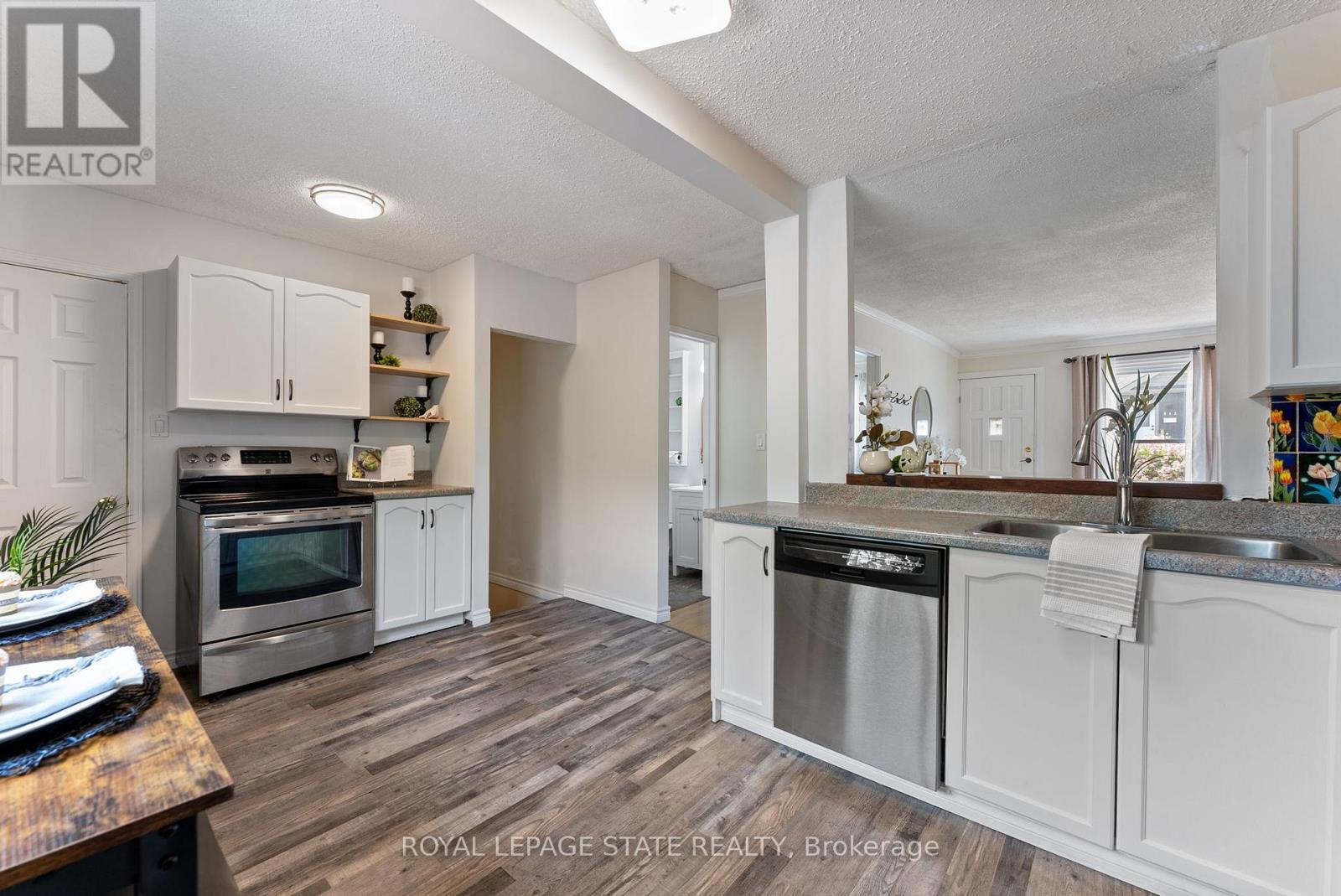 Photo 8 of 544 Mary Street, Hamilton ON