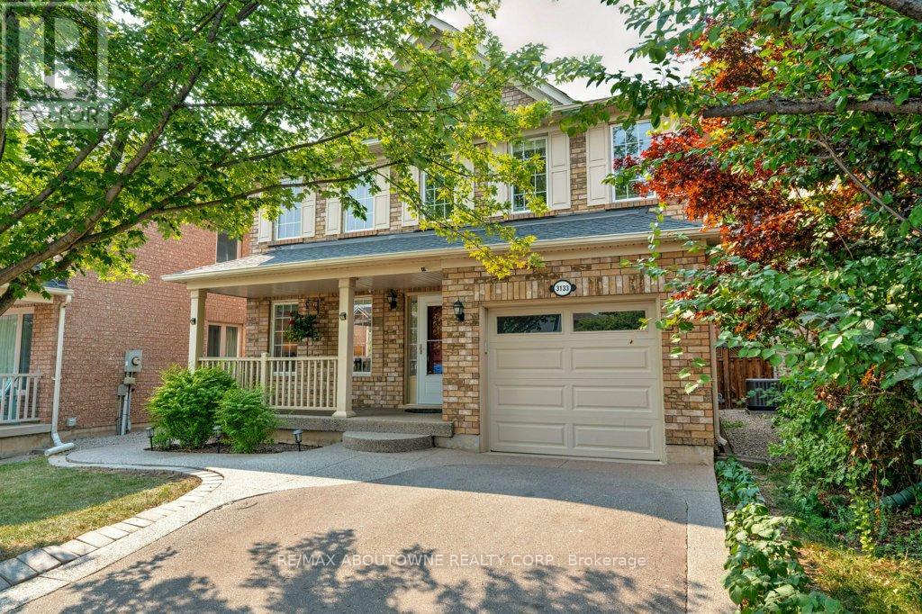 Photo 2 of 3133 Abernathy Way, Oakville ON