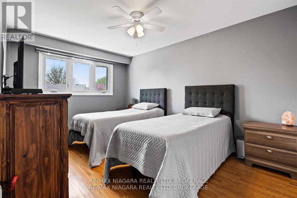 Photo 10 of 36 Bendingroad Crescent, St Catharines ON