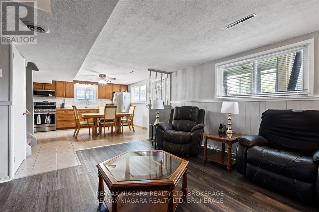 Photo 16 of 36 Bendingroad Crescent, St Catharines ON