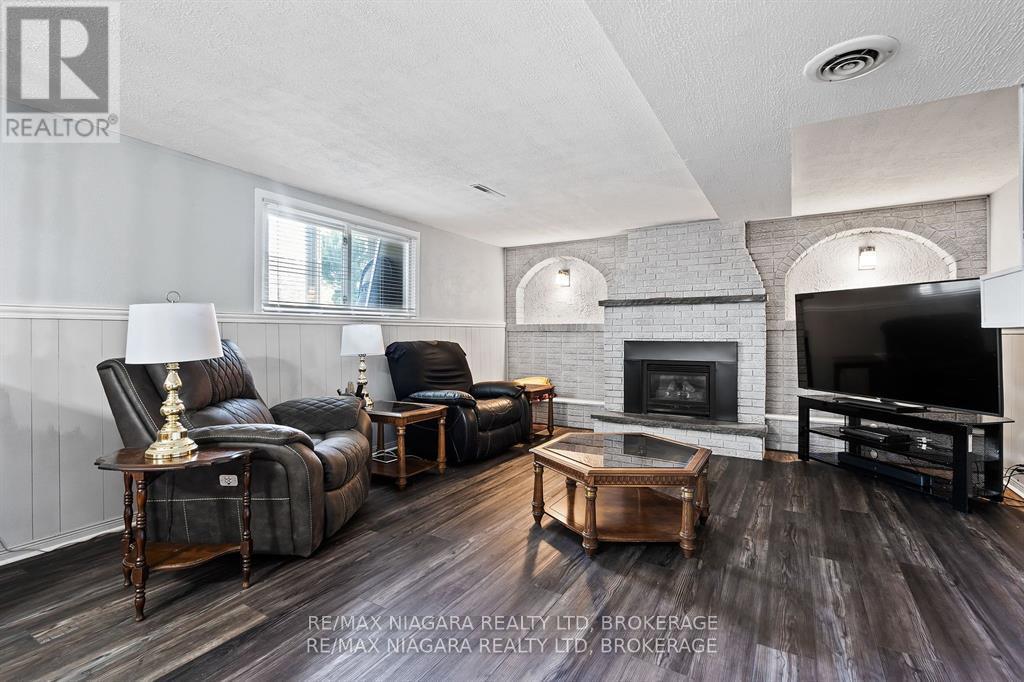 Photo 17 of 36 Bendingroad Crescent, St Catharines ON