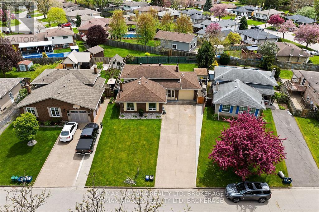 Photo 25 of 36 Bendingroad Crescent, St Catharines ON