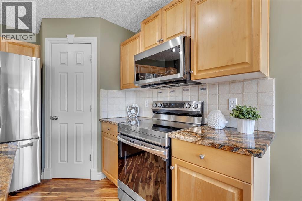 Photo 11 of 127 Citadel Estates Place Nw, Calgary AB