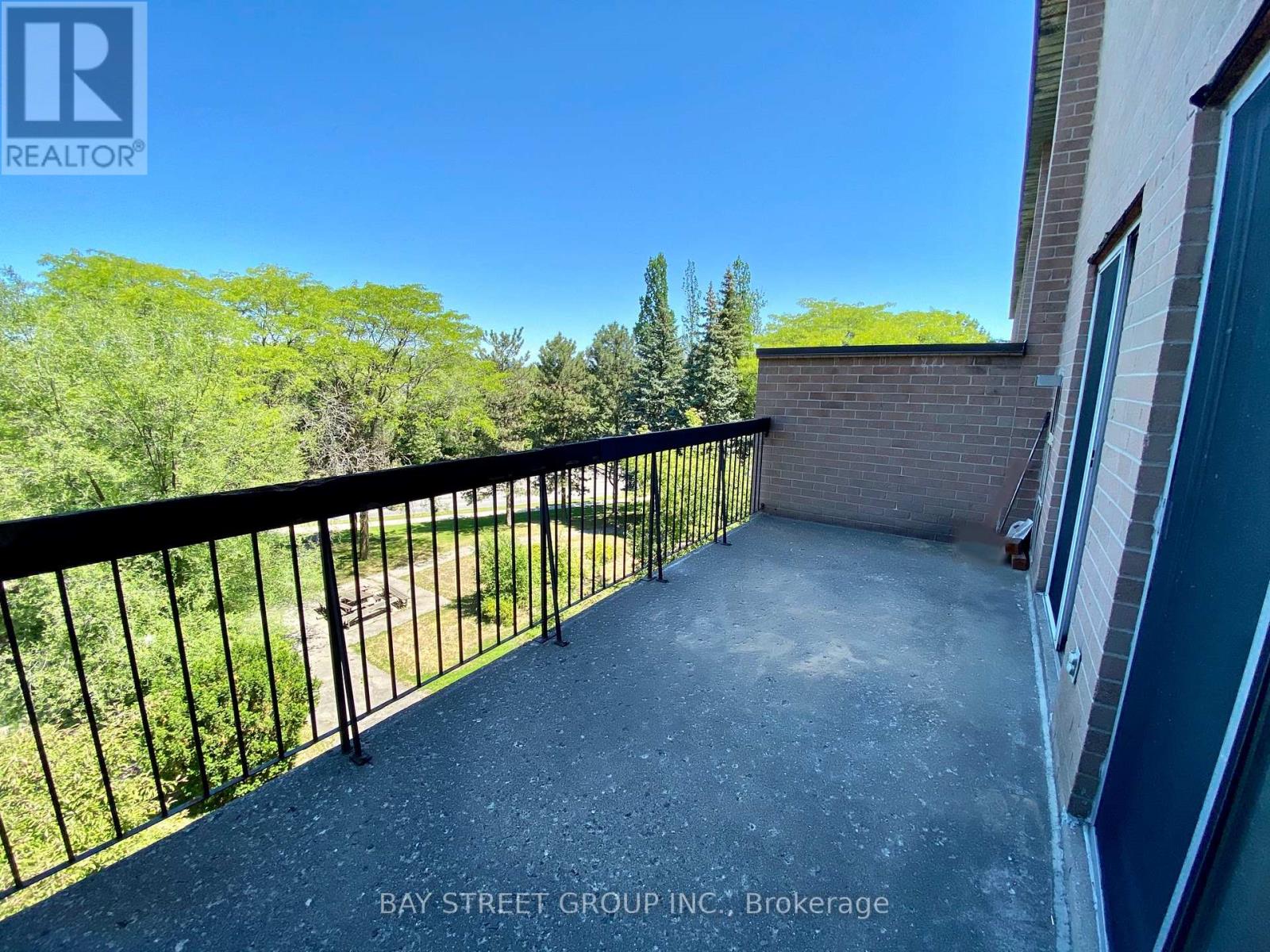 Photo 17 of 285 165 Cherokee Boulevard, Toronto ON