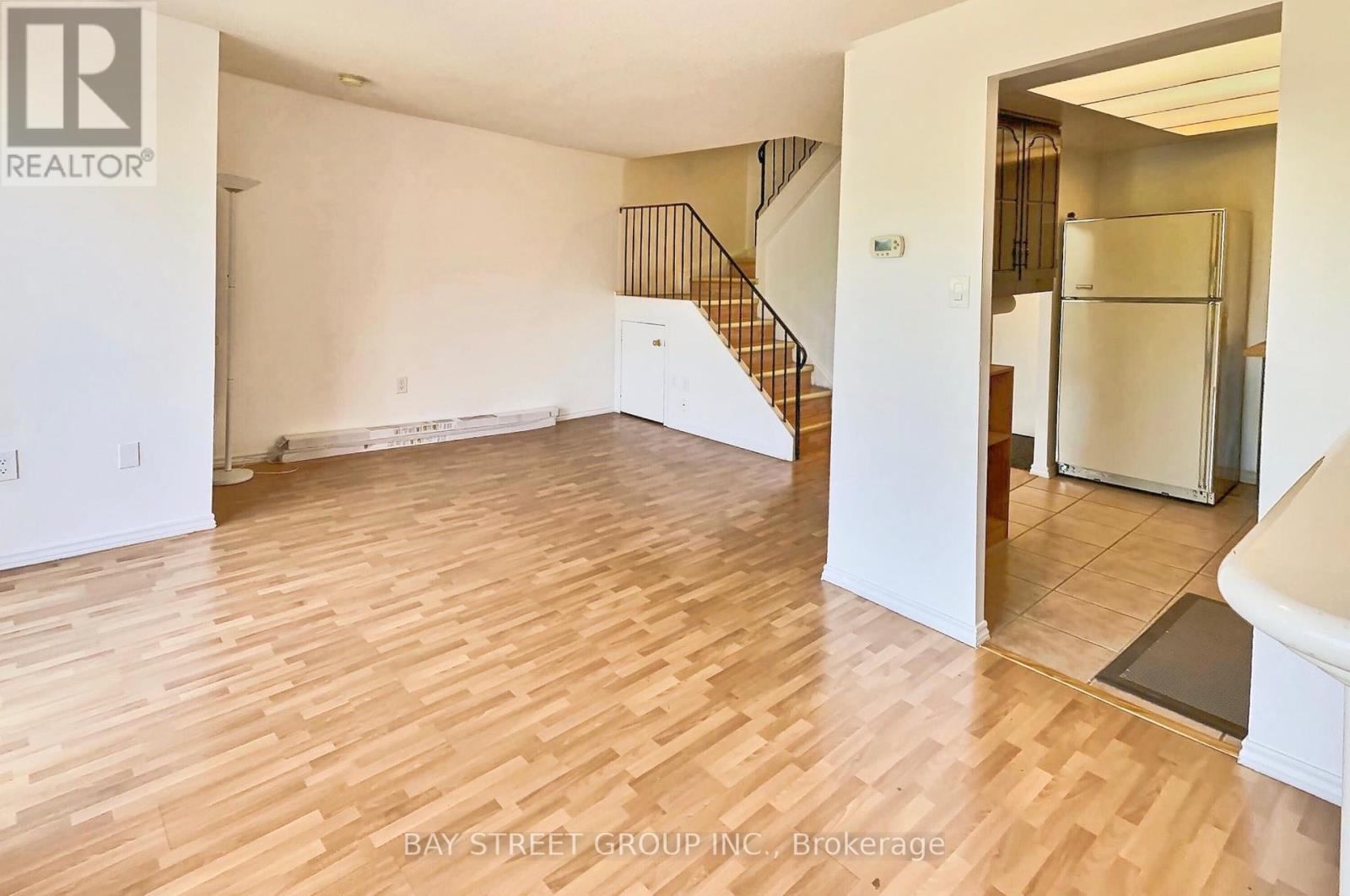 Photo 3 of 285 165 Cherokee Boulevard, Toronto ON