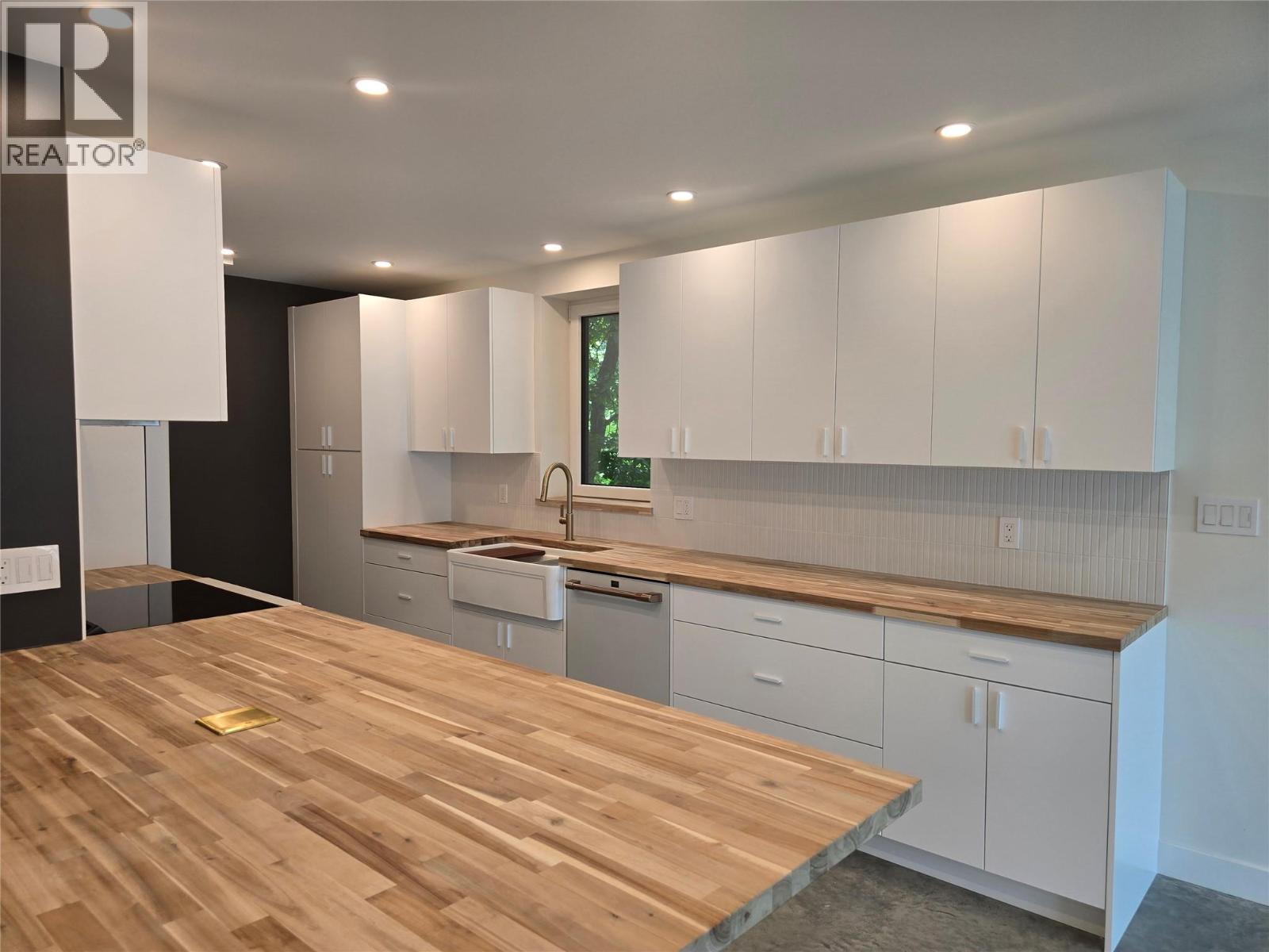 Photo 15 of 616 Richards Street Unit A, Nelson BC