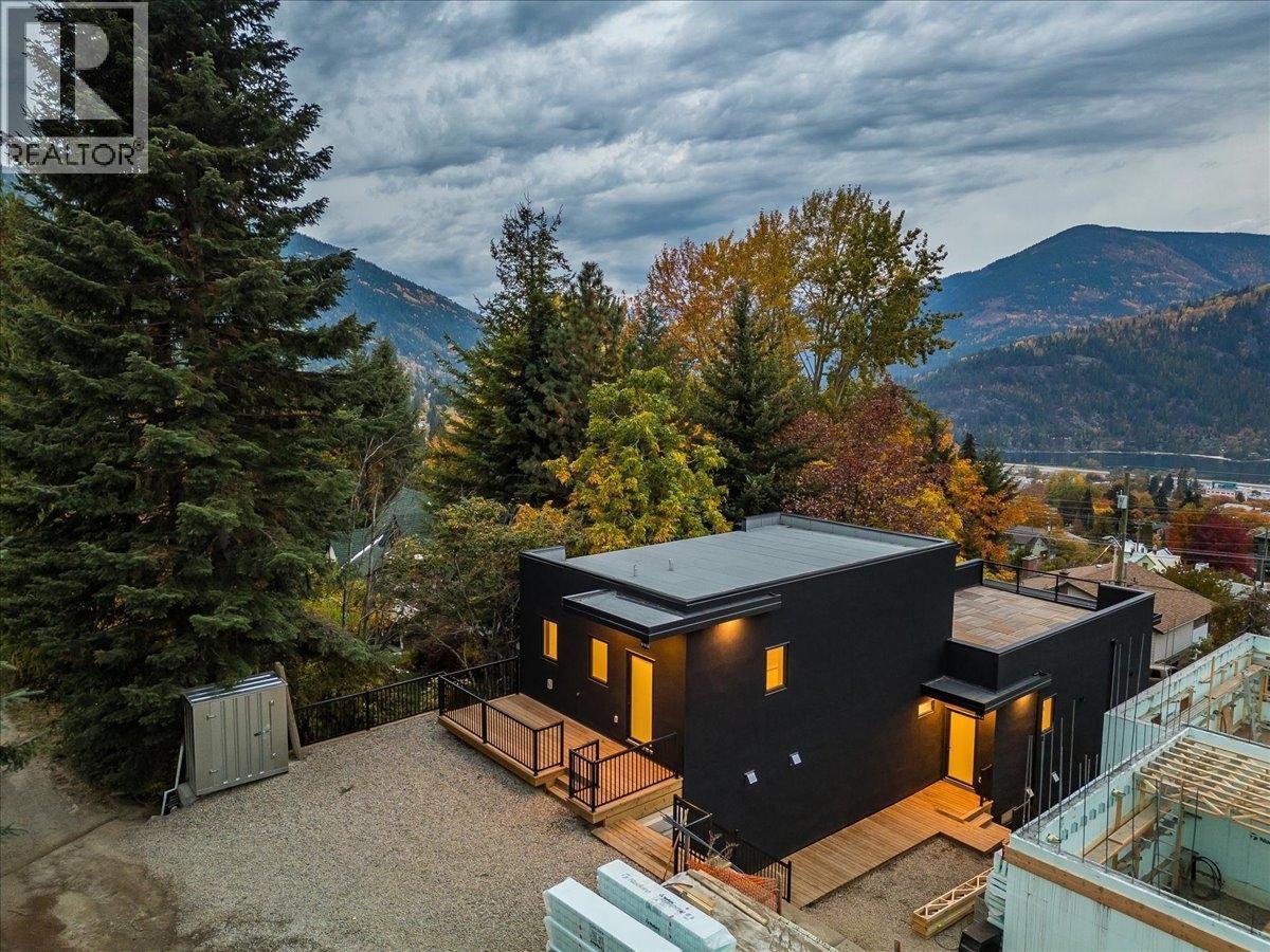 Photo 56 of 616 Richards Street Unit A, Nelson BC