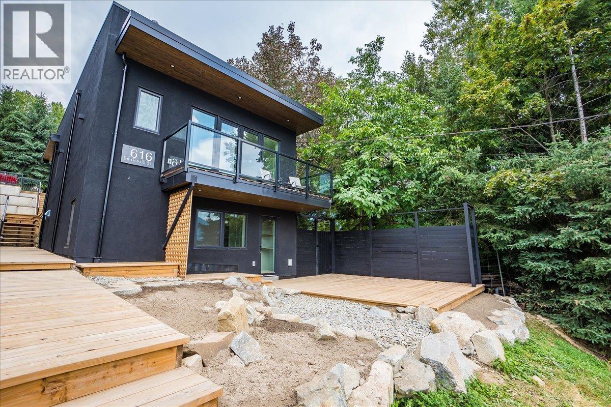 Photo 9 of 616 Richards Street Unit A, Nelson BC