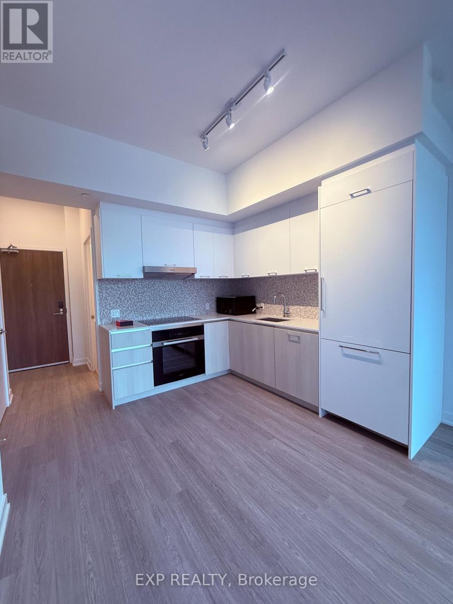 Photo 10 of 535 8188 Yonge St, Vaughan ON