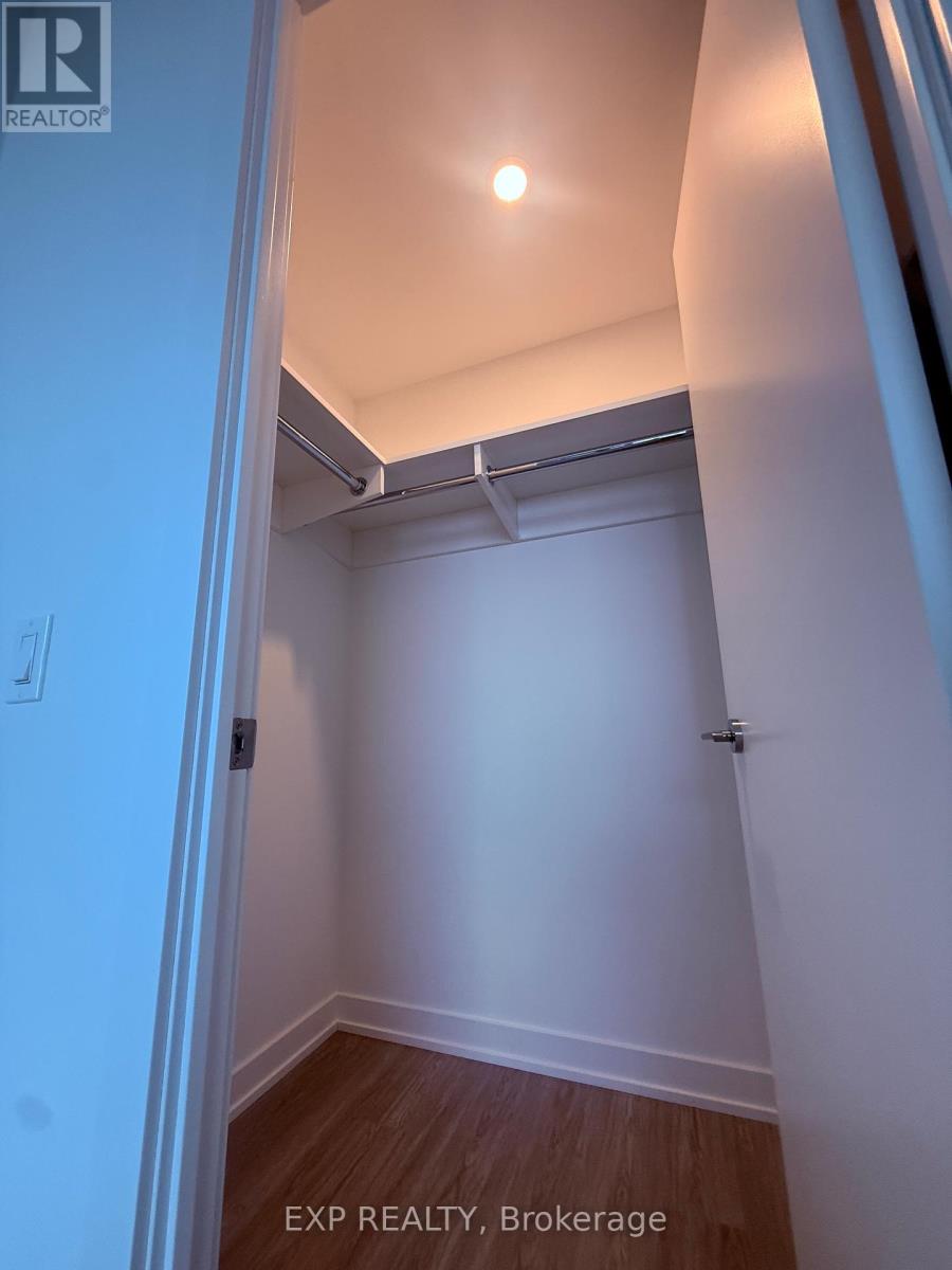 Photo 13 of 535 8188 Yonge St, Vaughan ON