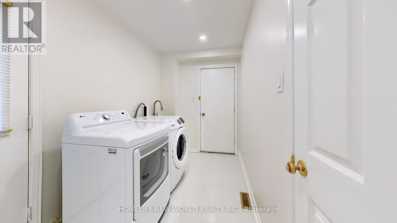 Photo 33 of 3 Athens Drive, Markham ON