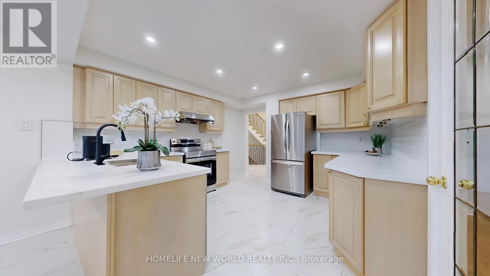 Photo 9 of 3 Athens Drive, Markham ON