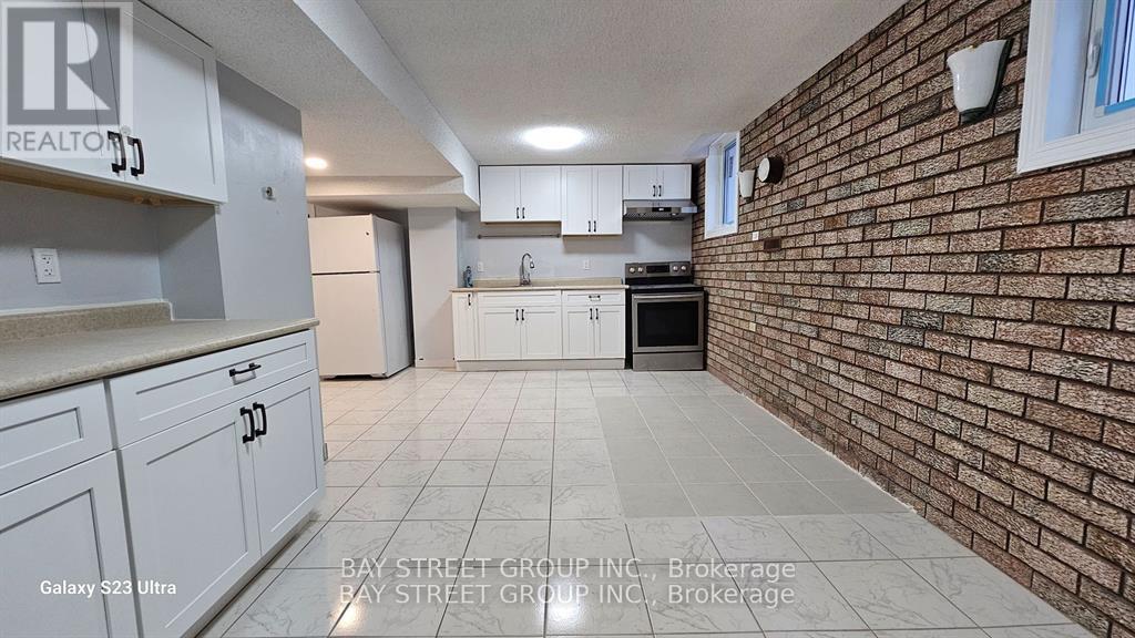 Photo 3 of Basemen 627 Aberdeen Avenue N, Vaughan ON