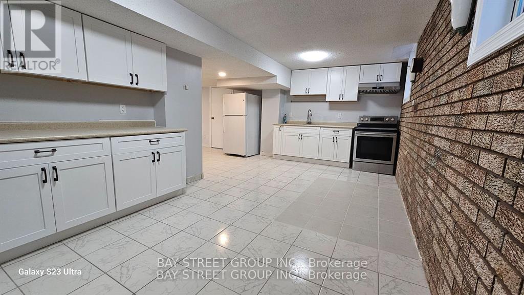 Photo 4 of Basemen 627 Aberdeen Avenue N, Vaughan ON