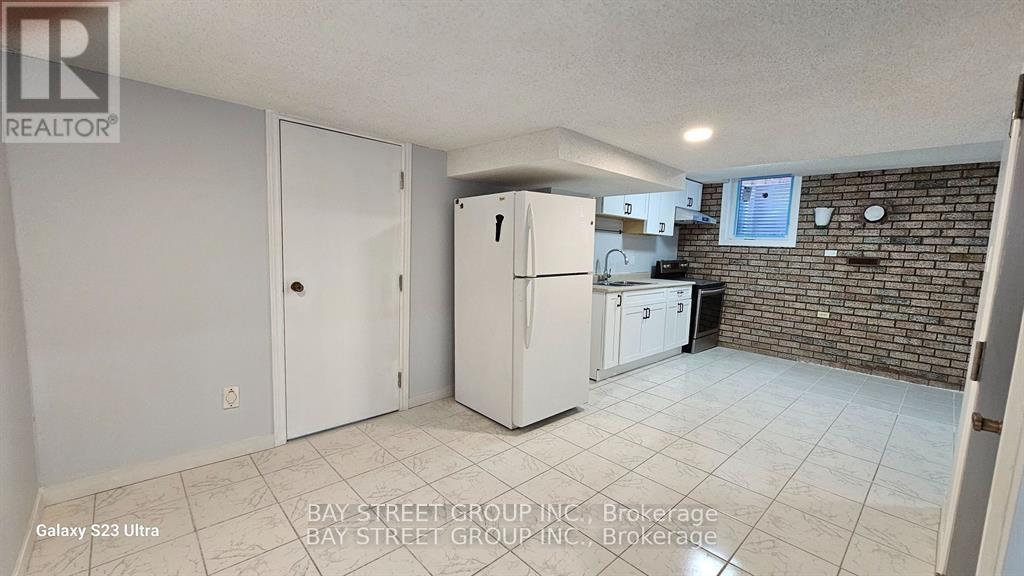 Photo 6 of Basemen 627 Aberdeen Avenue N, Vaughan ON