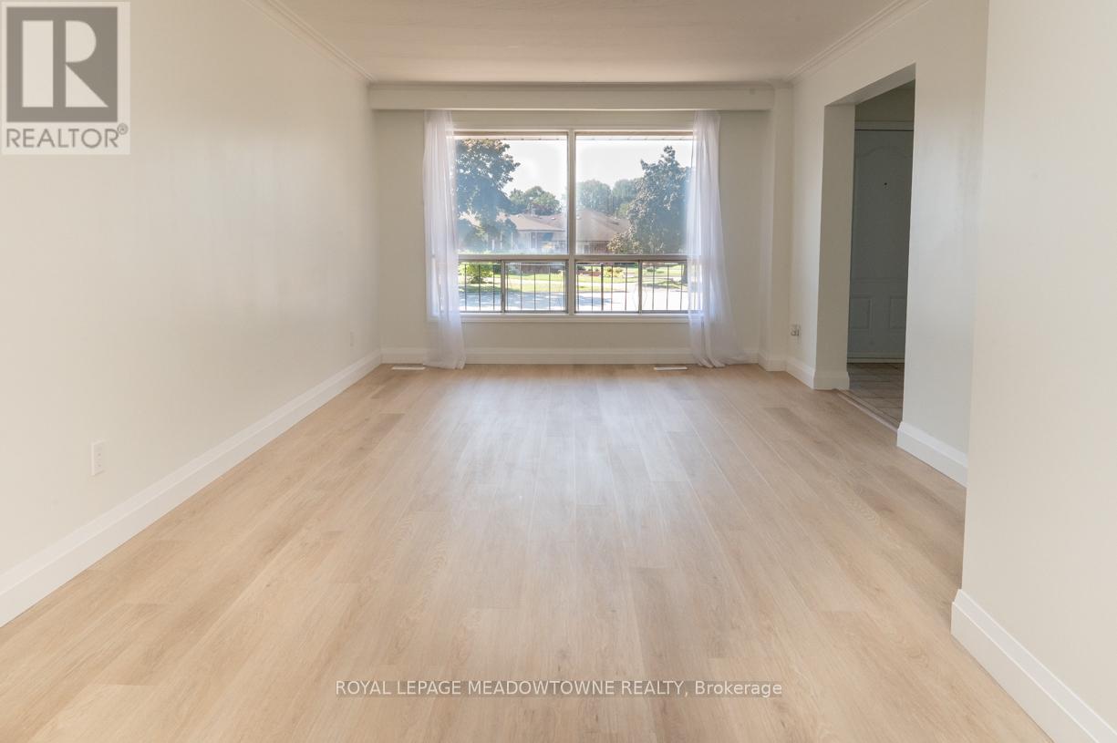 Photo 12 of 515 Ettridge Court, Mississauga ON