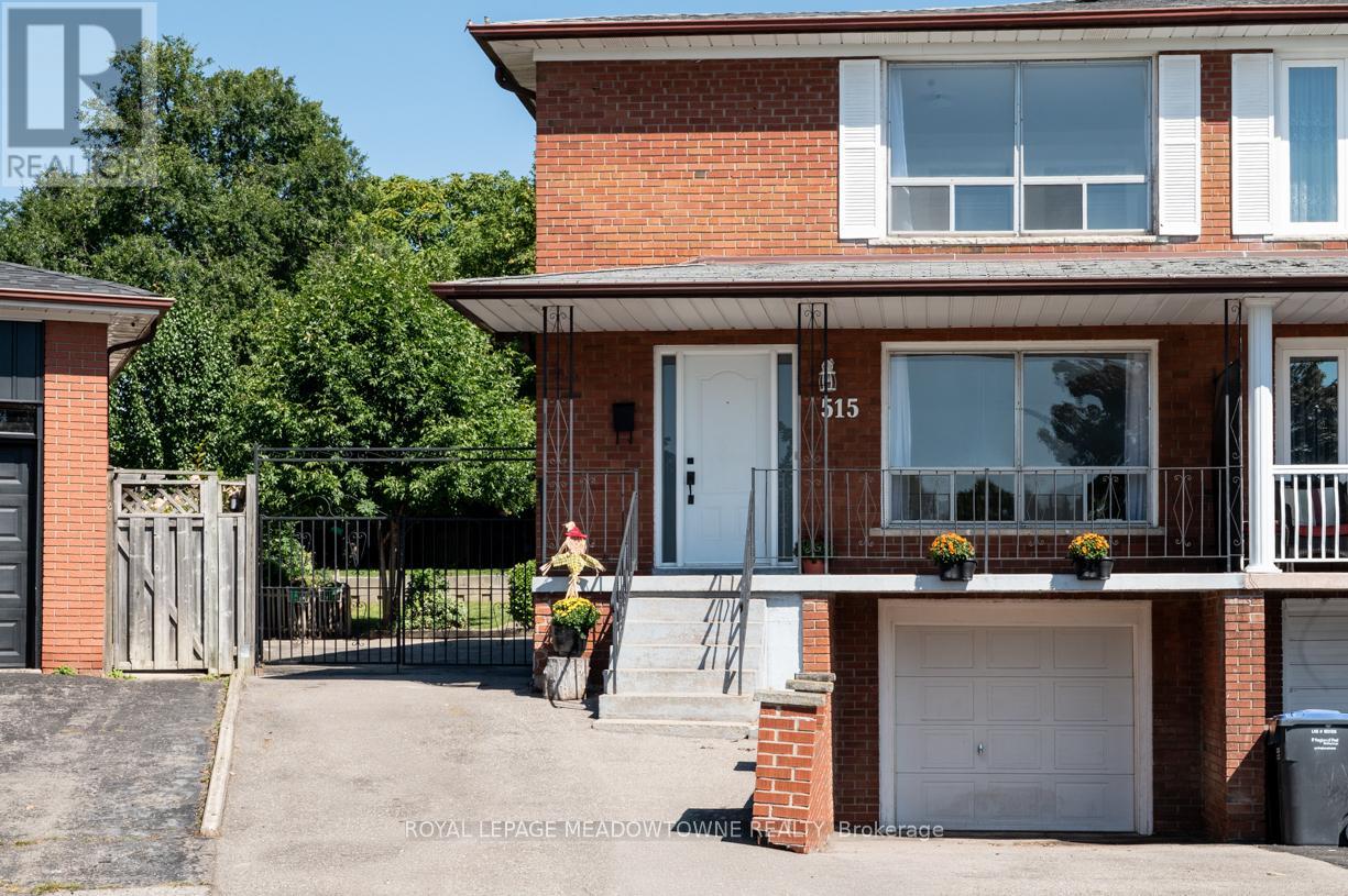 Photo 2 of 515 Ettridge Court, Mississauga ON
