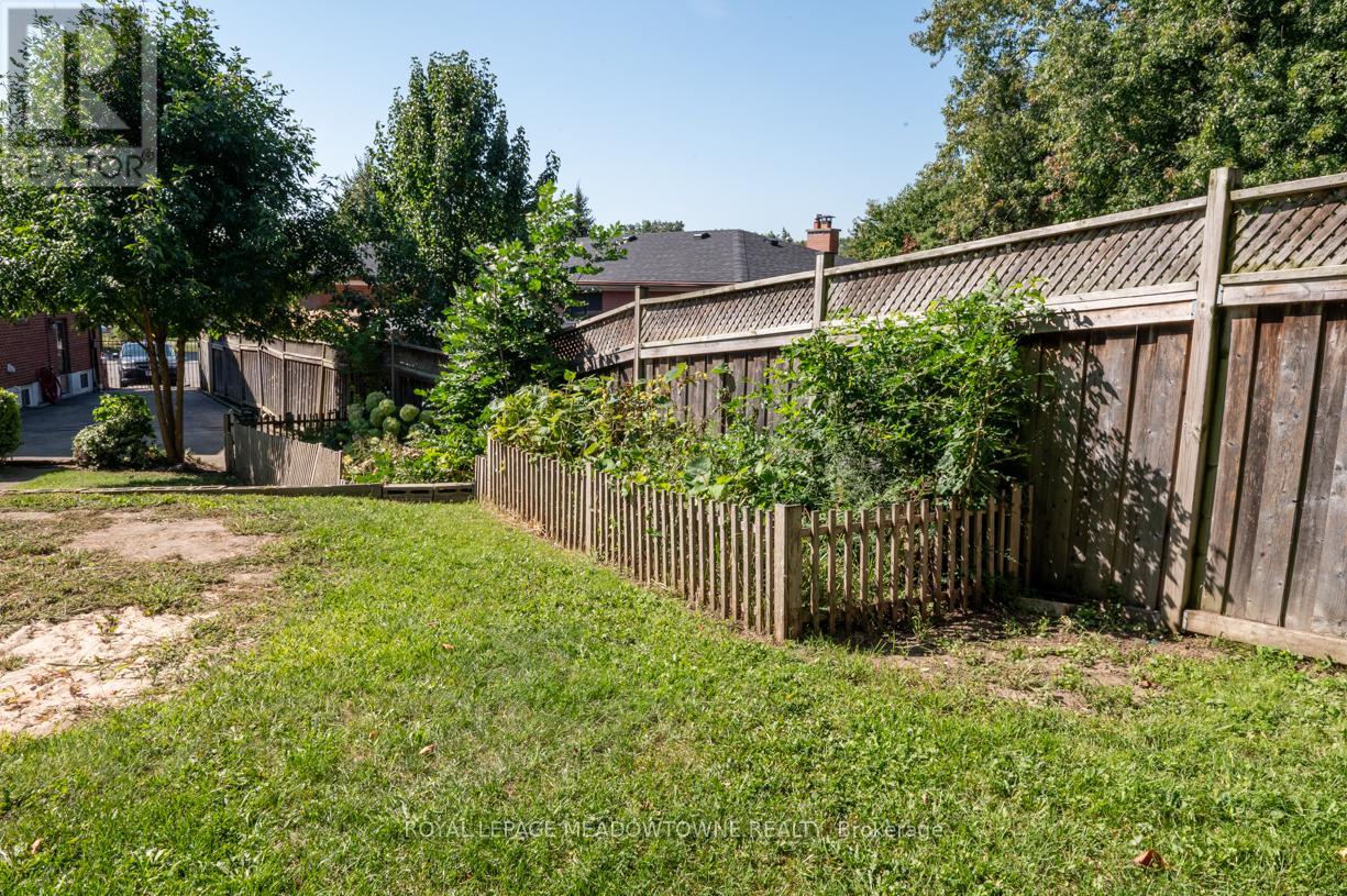 Photo 7 of 515 Ettridge Court, Mississauga ON