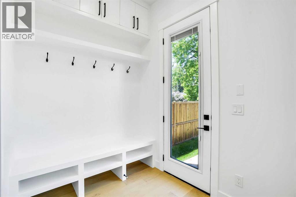 Photo 9 of 2823 29 Street Sw, Calgary AB