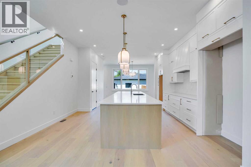 Photo 6 of 2823 29 Street Sw, Calgary AB